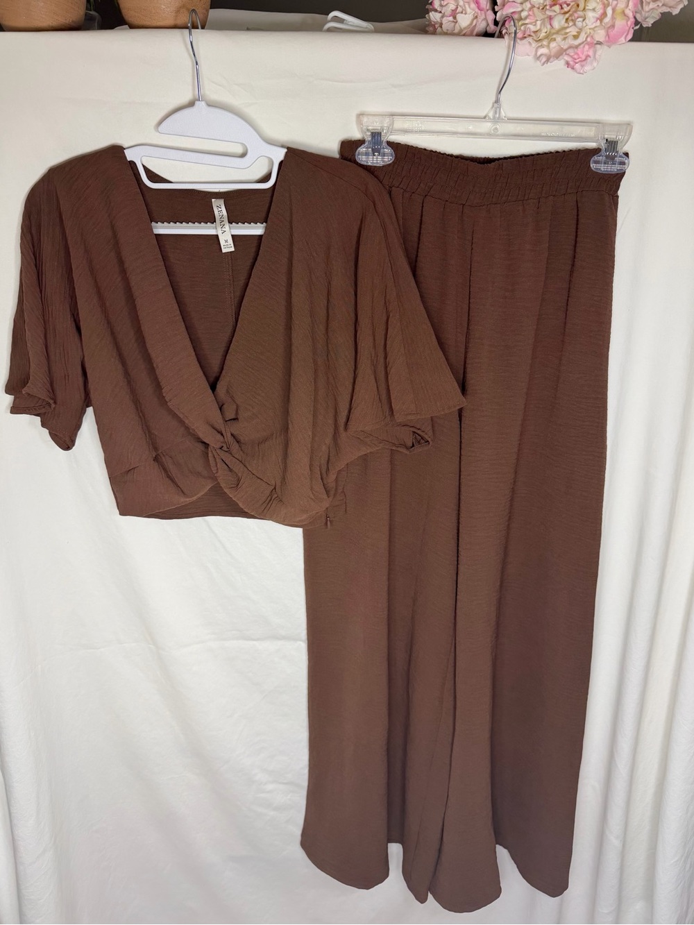 Zenana NWT.  Brown Two-Piece Wide-Leg Pants & Knot Front Top Set